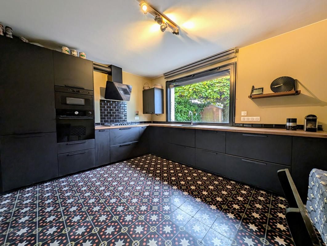 MERIGNAC Maison 7 pièce(s) 152 m2 2