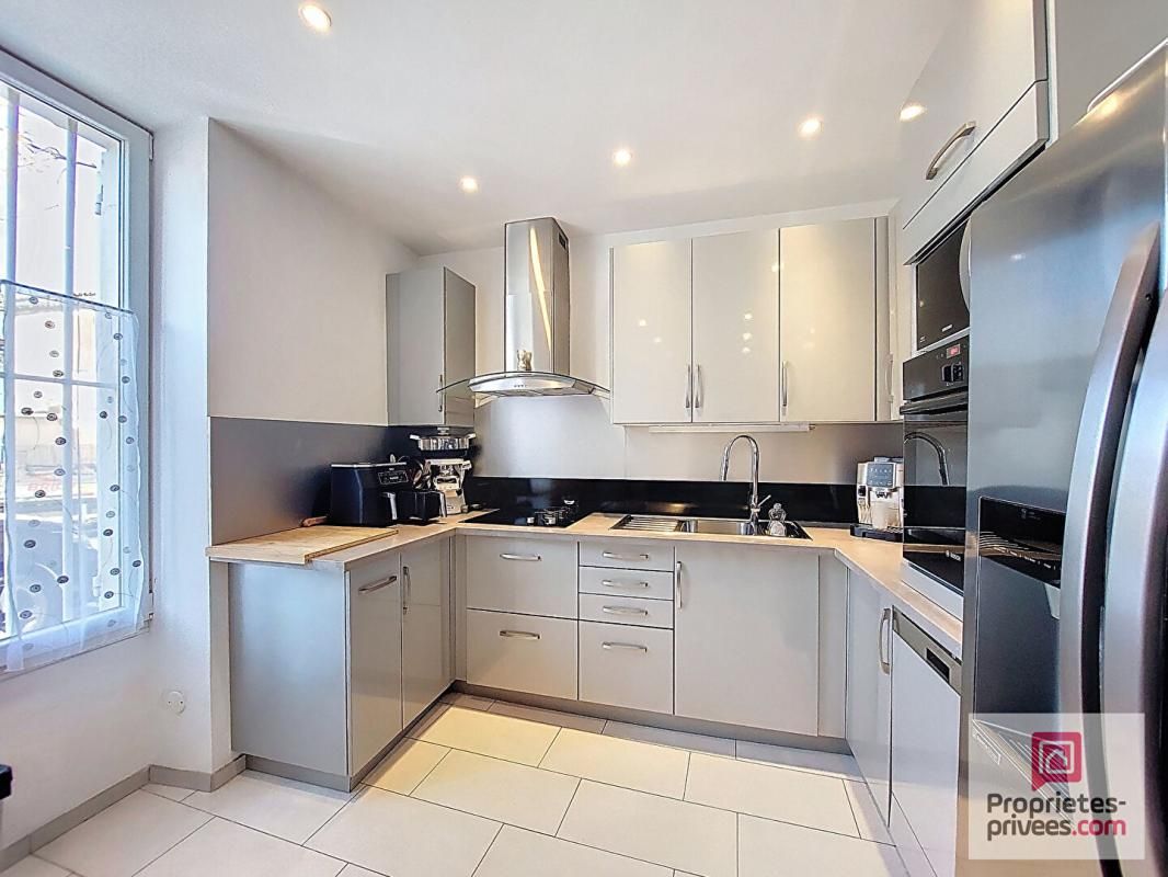 CHATEAURENARD Maison de ville Châteaurenard 5 pièce(s) 112m2 3 chambres garage terrasse 3