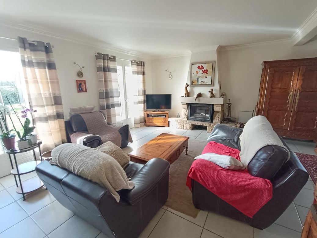 CHATEAUNEUF-DU-FAOU 29520 Châteauneuf du Faou maison avec vie de plain pied 4 chambres grand salon 3