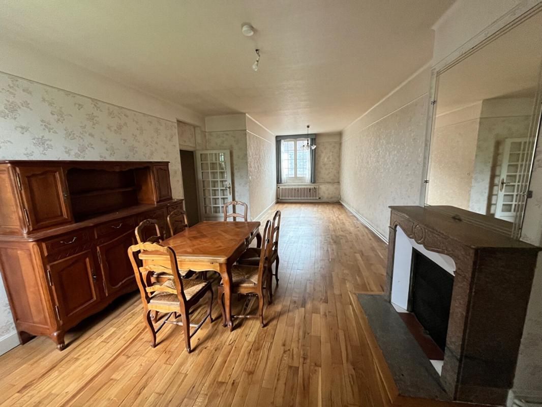 MOULINS Maison de ville Moulins 9 pièce(s) 200 m2 4