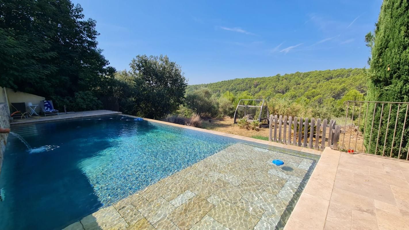 LORGUES Villa Lorgues 5 pièce(s) 246 m2 4