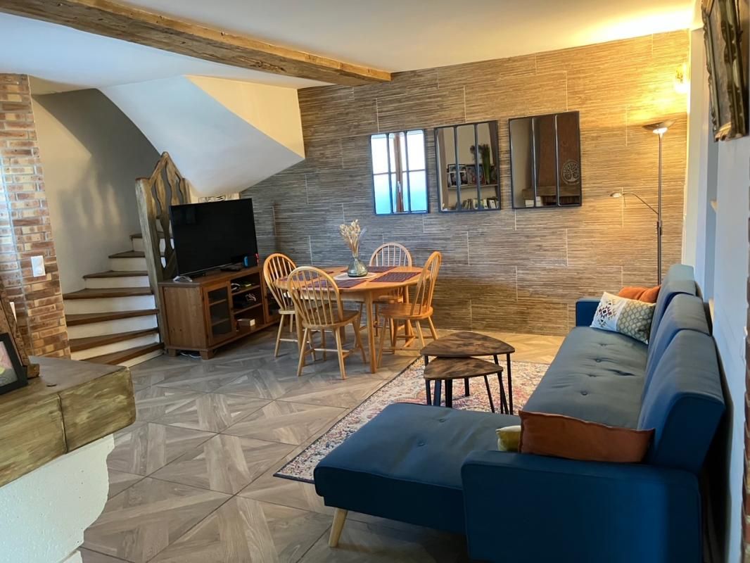 SEPTEUIL Belle maison ancienne au coeur du village 2