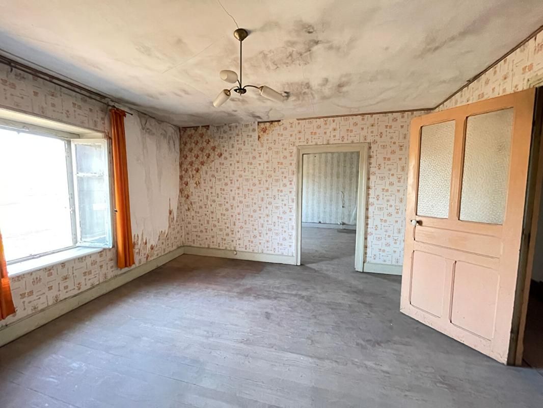 ESCLES Immeuble à réhabiliter 4