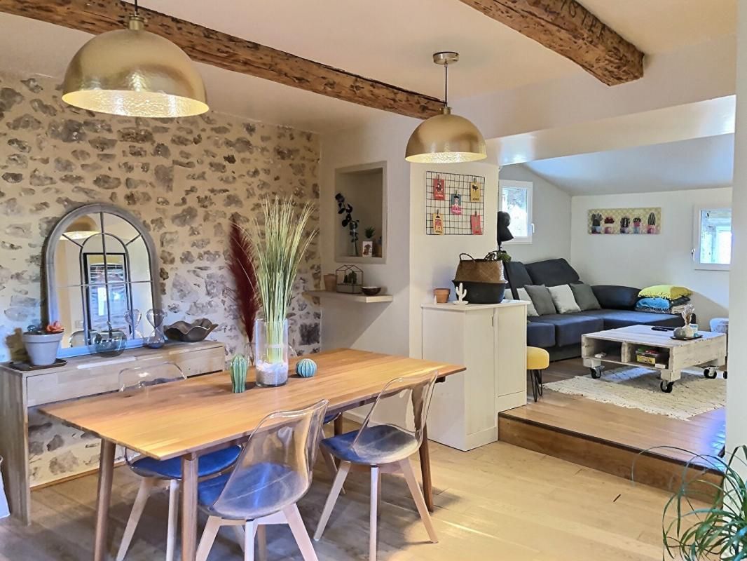 SAINTE ANASTASIE Maison de village 4 pièce(s) 104 m2 avec terrasse et cour 3 chambres