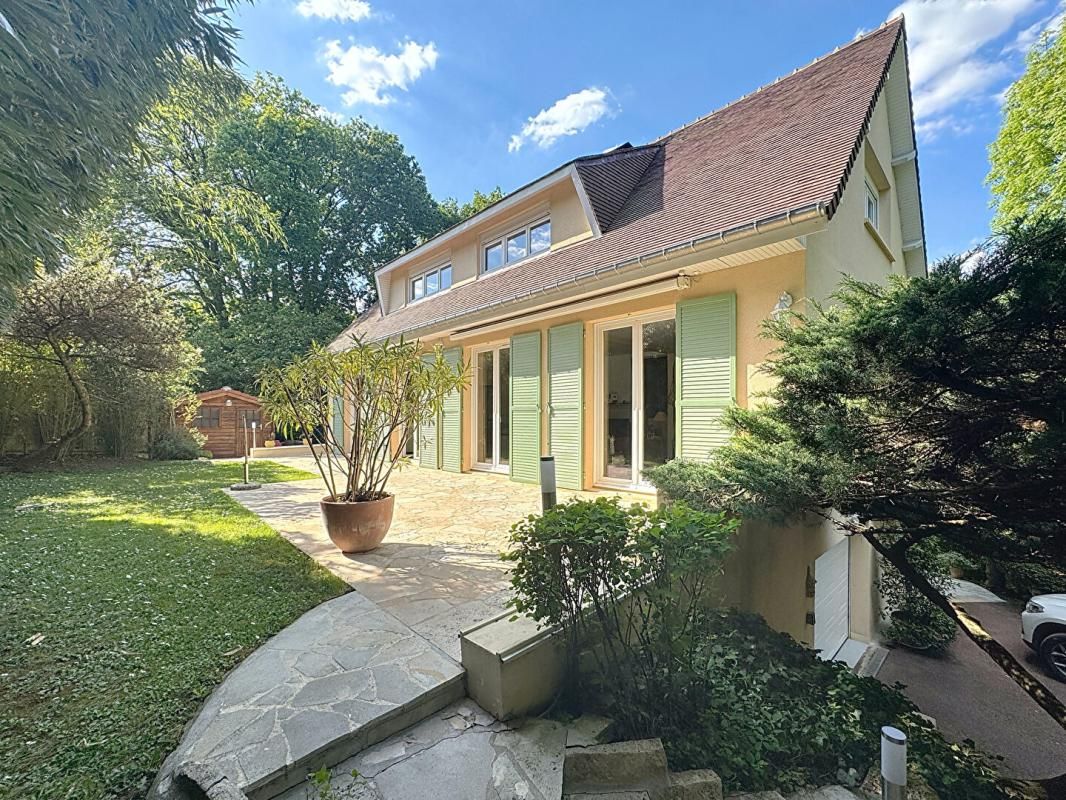 IGNY Maison Familiale d'Exception à Igny ! 182 m² de Lumière, Calme et Nature ! 2