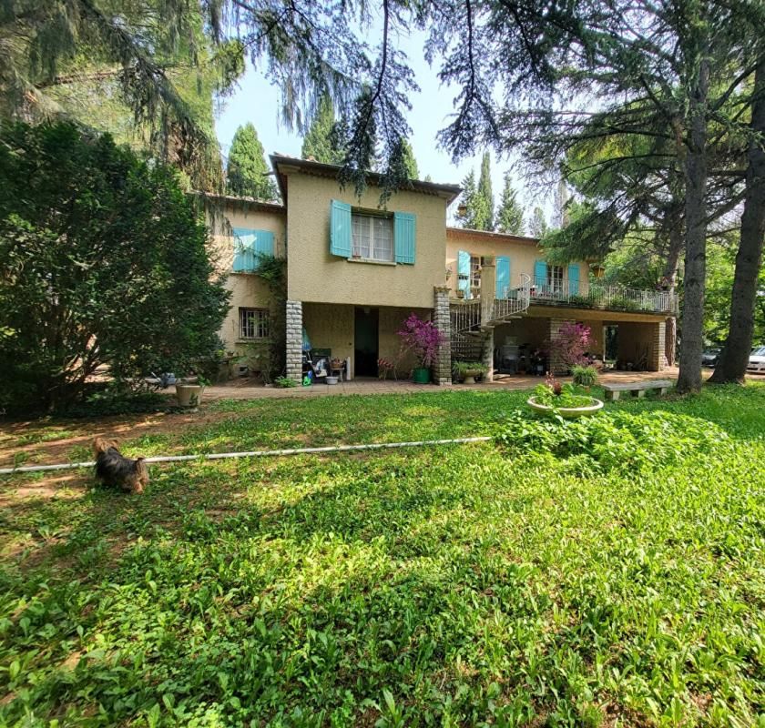 Propriété en campagne 153m2 habitable 140m2 garage  5 chambres piscine