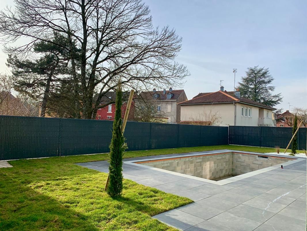 BELFORT Villa contemporaine avec piscine 2