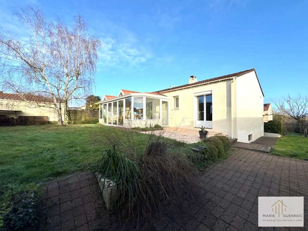 BASSE-GOULAINE Maison individuelle 6 pièces Basse-Goulaine avec double garage, cave et atelier 1