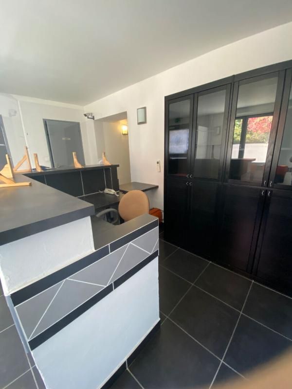 ORLEANS LOCAL POUR ACTIVITES DE SERVICES ORLÉANS GARE 4