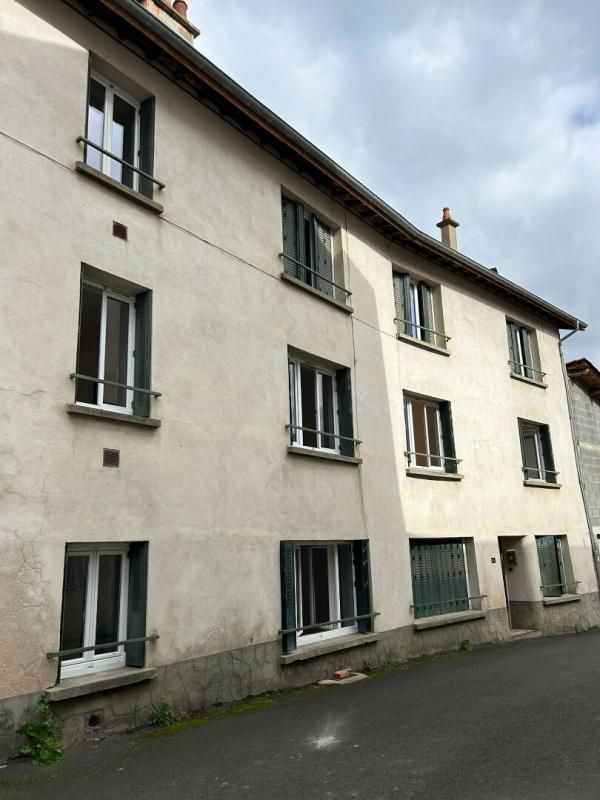 Immeuble Arlanc 3 appartements 238 m2