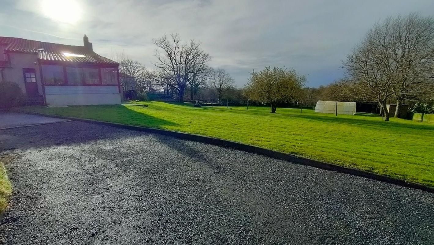 SAINT-AUBIN-DES-ORMEAUX Longère Saint Aubin des Ormeaux 7 pièces 201 m2 2