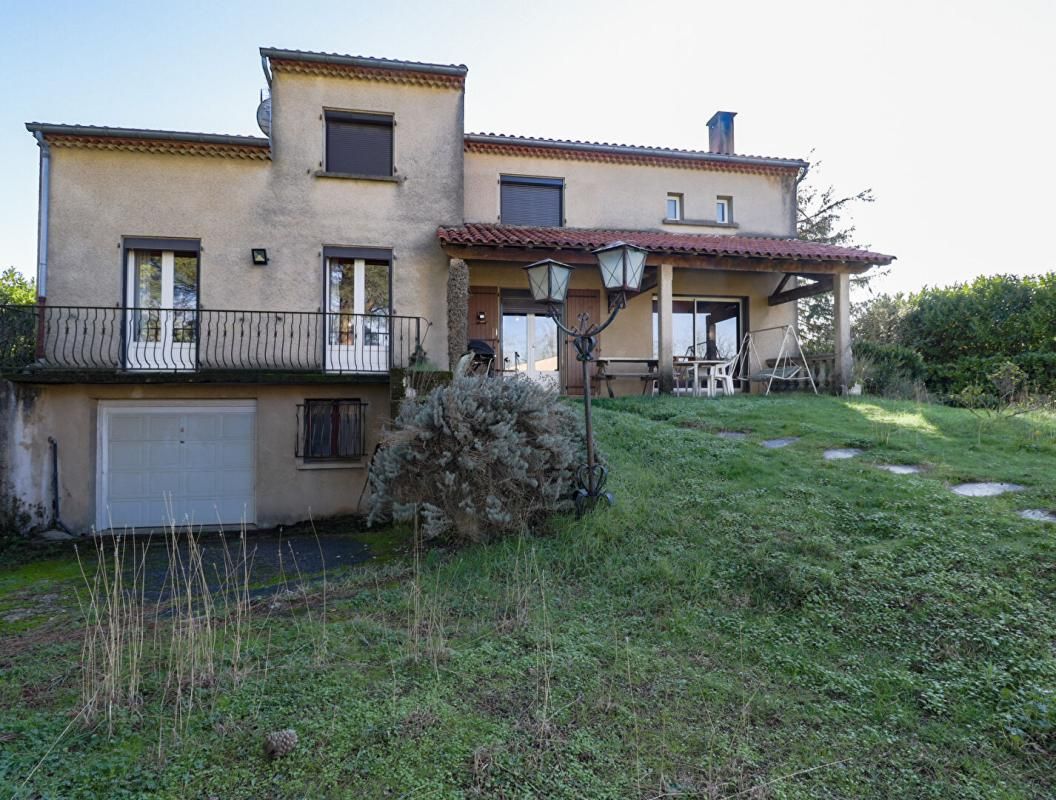 À vendre - Maison familiale 160 m² avec piscine, grand terrain et hangar  - Aussillon (81)