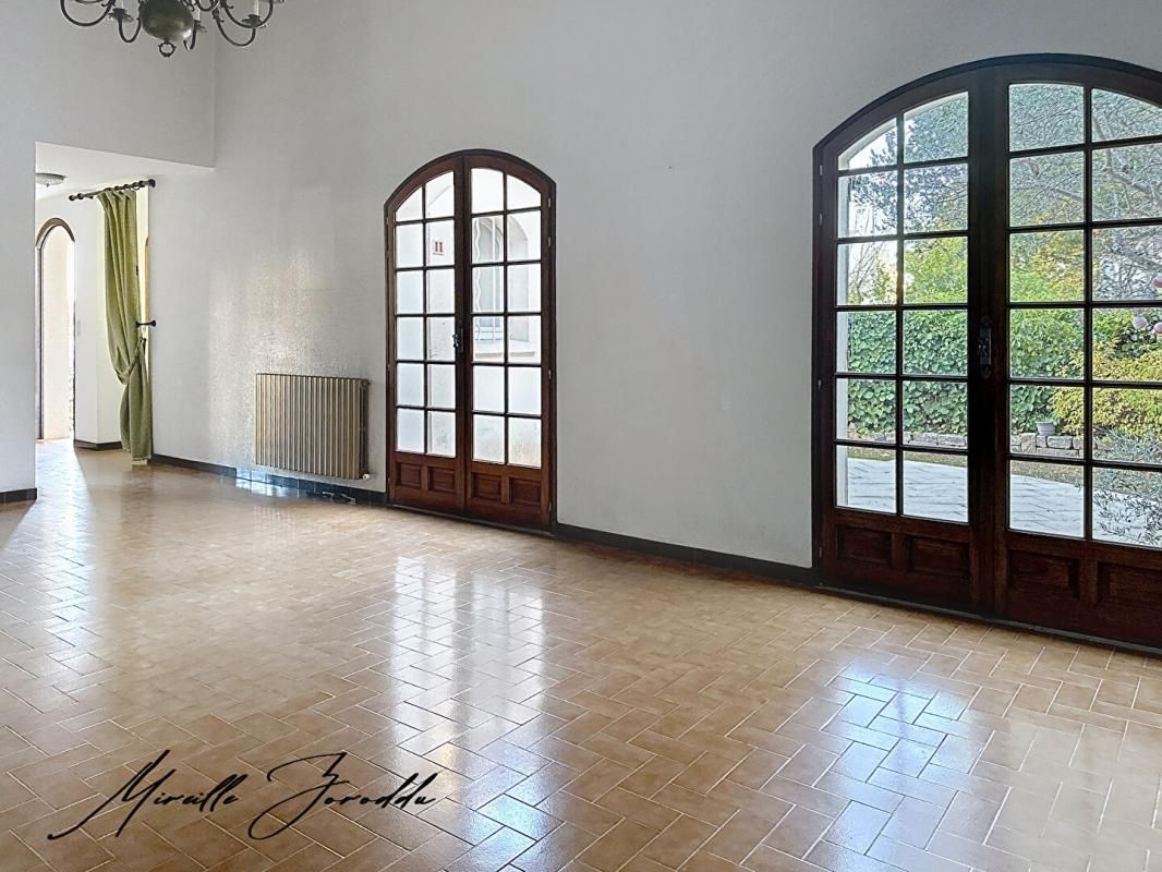 BEAUCAIRE A VENDRE BEAUCAIRE Maison  4 pièces 96 m²,  terrasse et garage 2