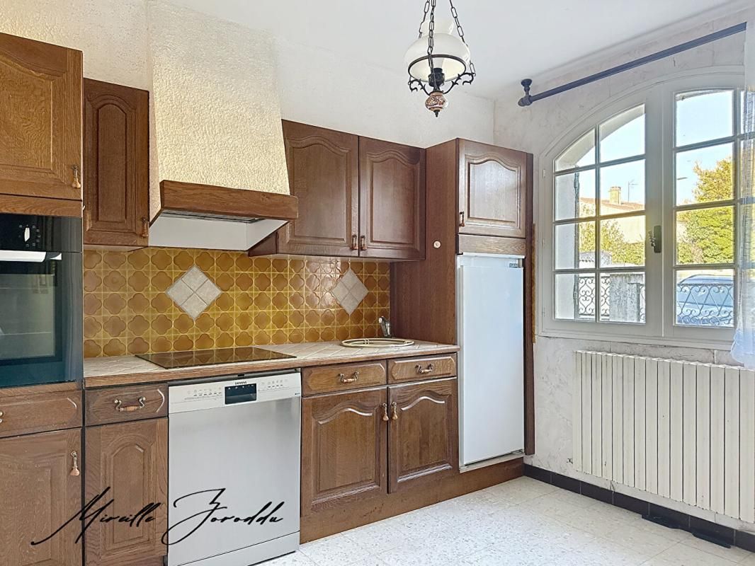 BEAUCAIRE A VENDRE BEAUCAIRE Maison  4 pièces 96 m²,  terrasse et garage 3