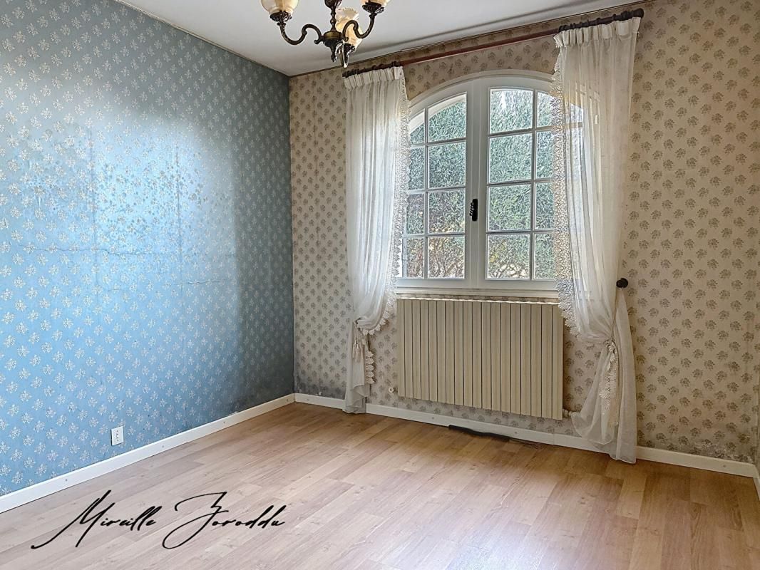 BEAUCAIRE A VENDRE BEAUCAIRE Maison  4 pièces 96 m²,  terrasse et garage 4