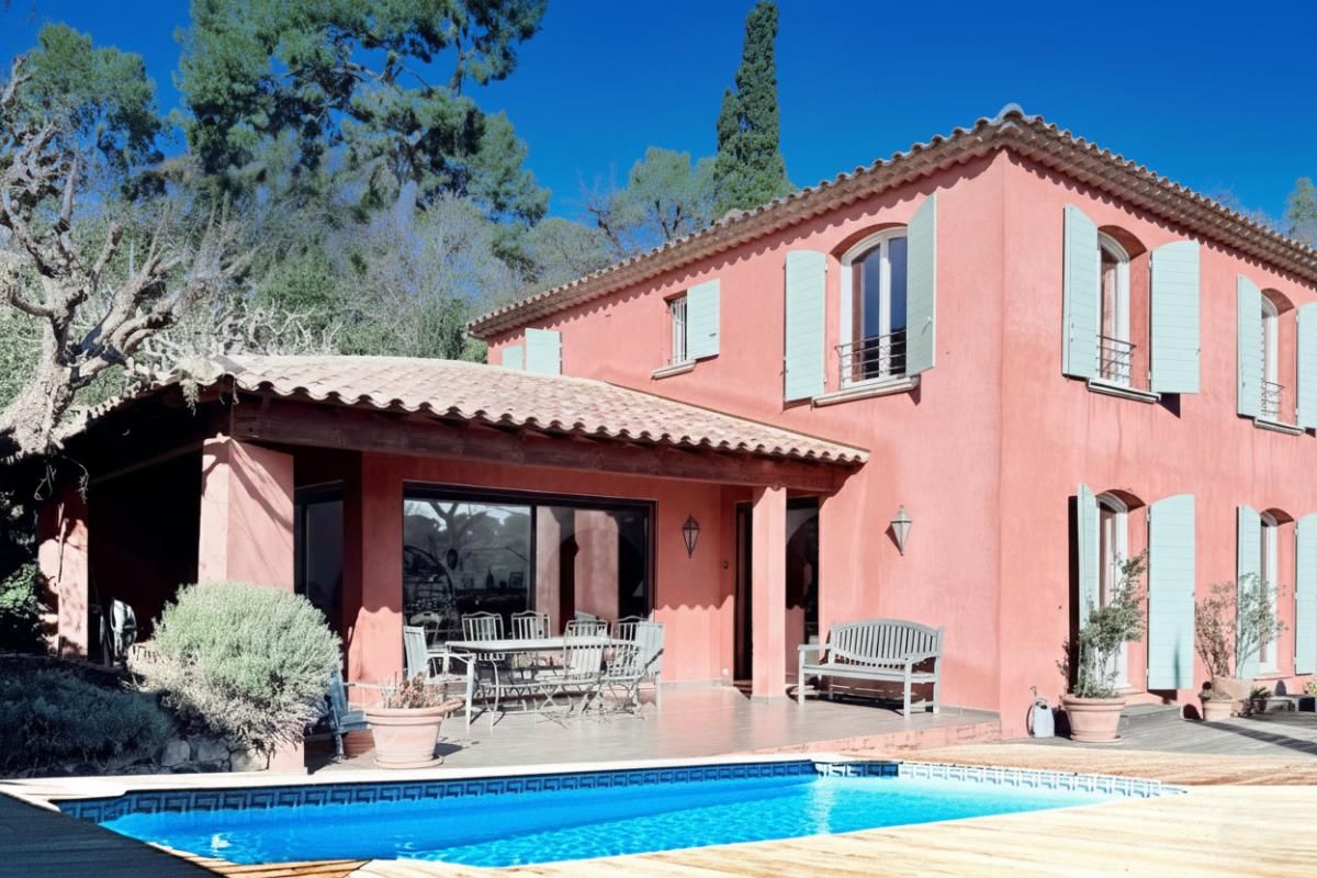 LA SEYNE-SUR-MER Villa d'architecte T6 de 180 m2 sur 1100 m² avec piscine et garage 2