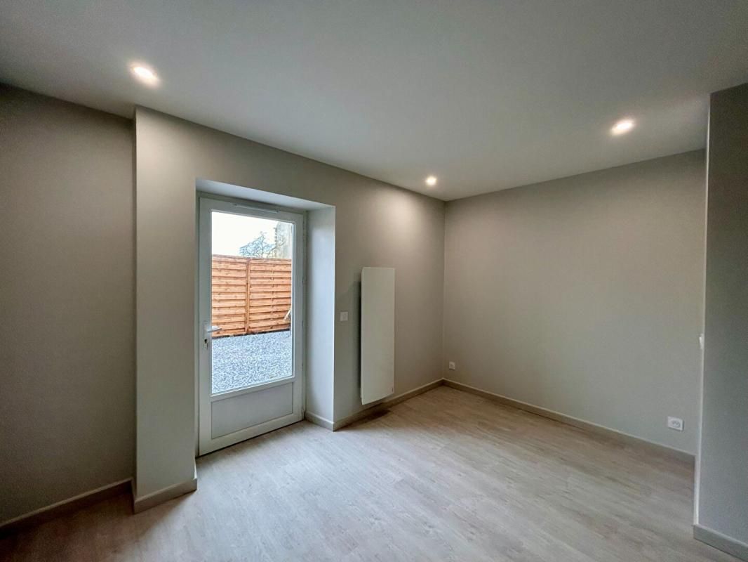 PERIGUEUX A vendre, appartement de type 3 au rez-de jardin en centre-ville de Périgueux 24000 2