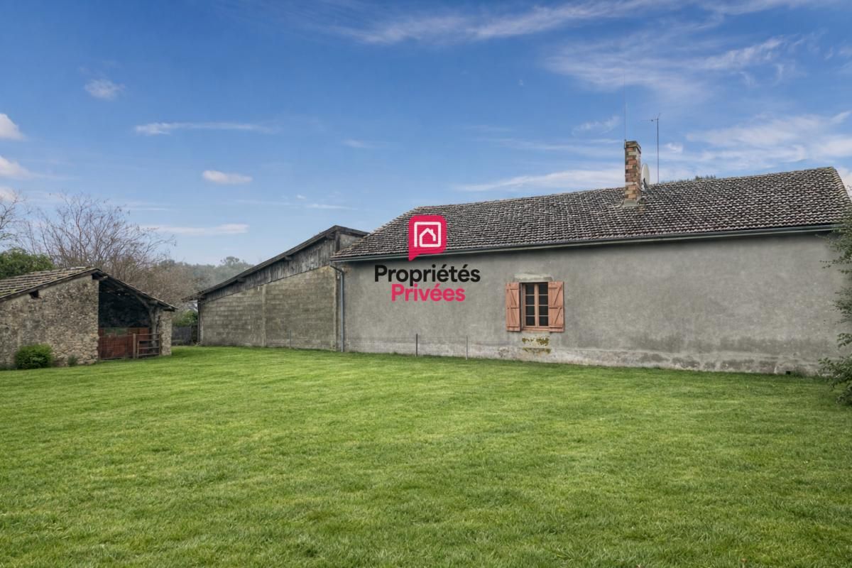 AUROS Propriété à rénover avec dépendances sur 10 hectares 3