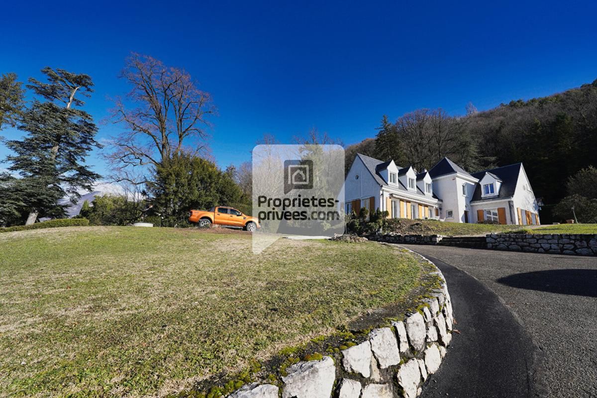 SAINT-MARTIN-D'HERES SAINT-MARTIN-D'HERES - T2 de 59m2 + Parking 3