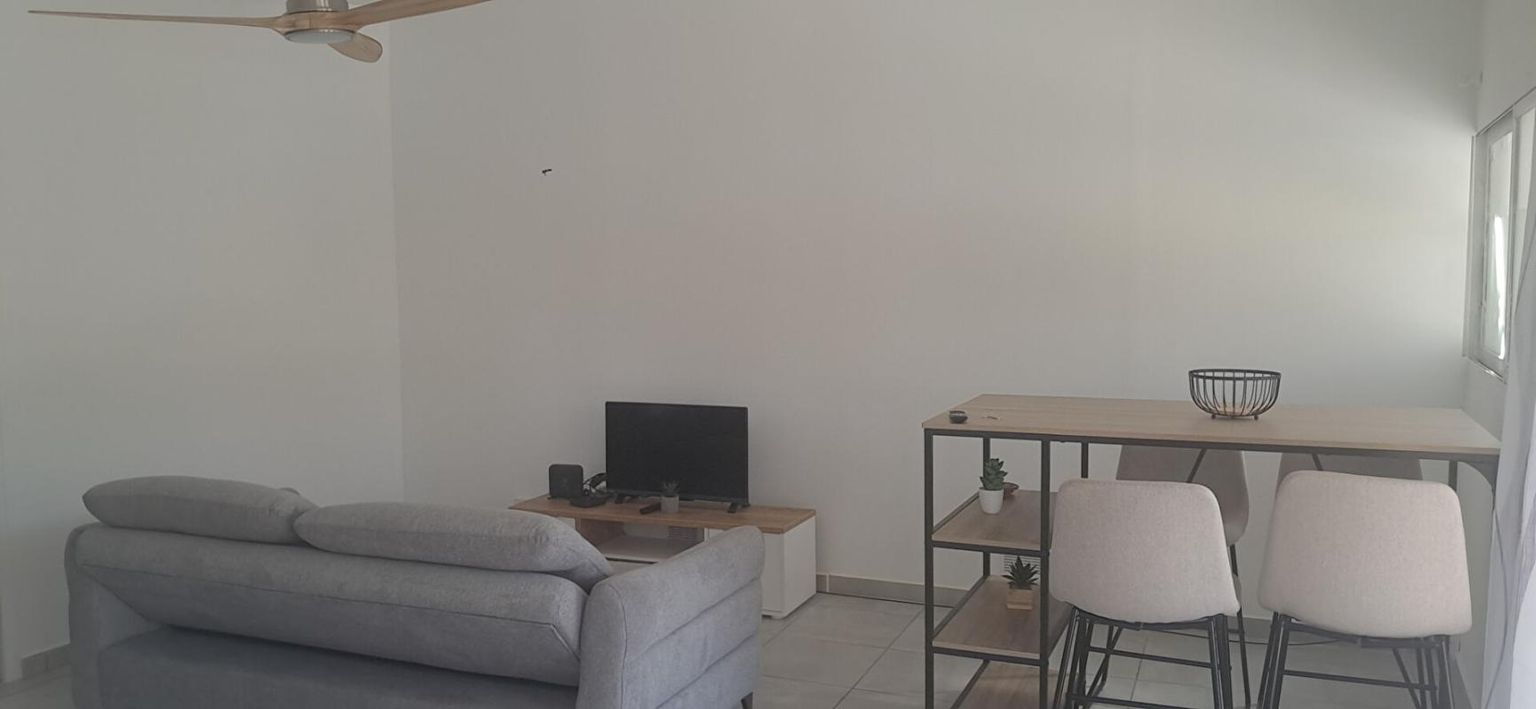 LES ABYMES À LOUER - Maison T3 meublée ? Zone Chauvel, Les Abymes 3