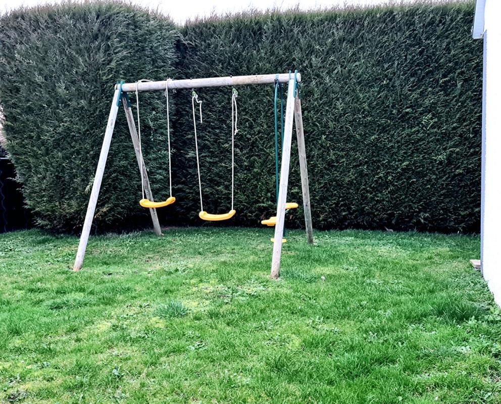 AILLY Ailly - Maison de plain pied de 85.50 m2 - une grande chambre - 2 garages sur un terrain plat de 644 m2- Prix : 157.000 4