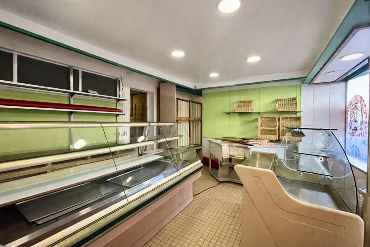 VATAN Immeuble Vatan 10 pièce(s) 223 m2 2