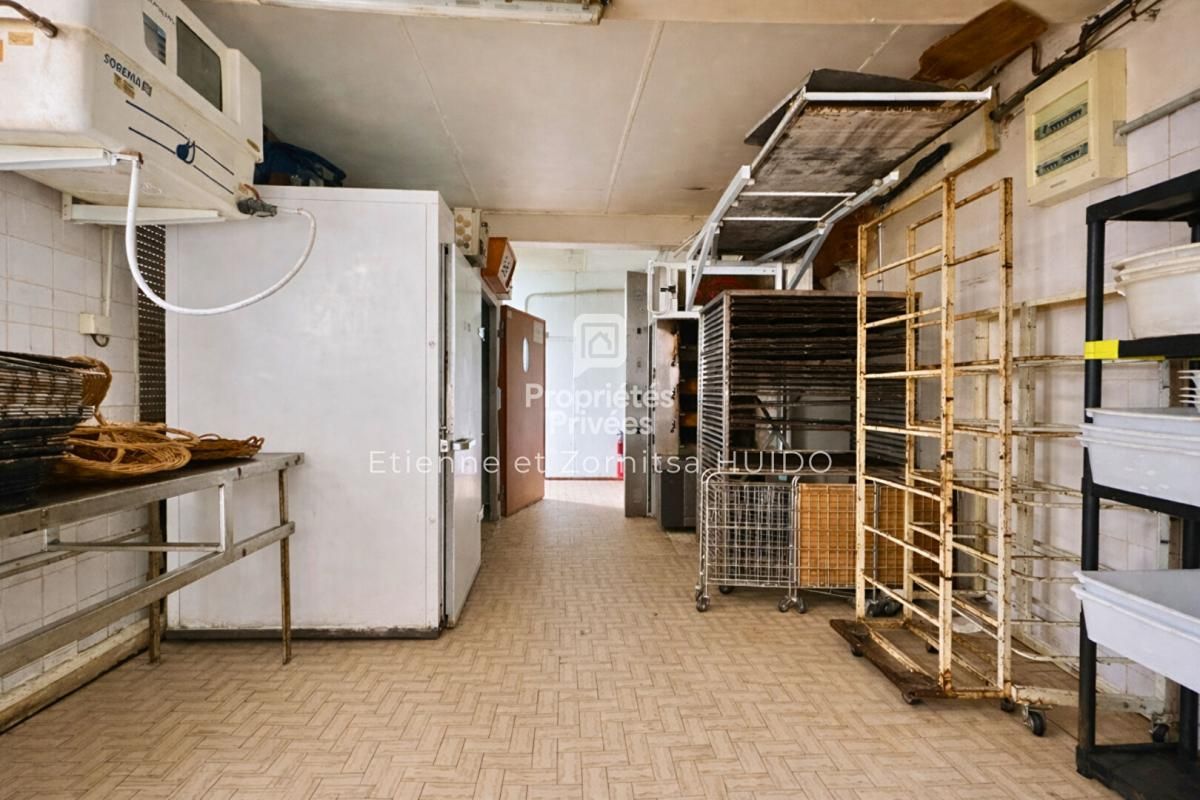 VATAN Immeuble Vatan 10 pièce(s) 223 m2 4