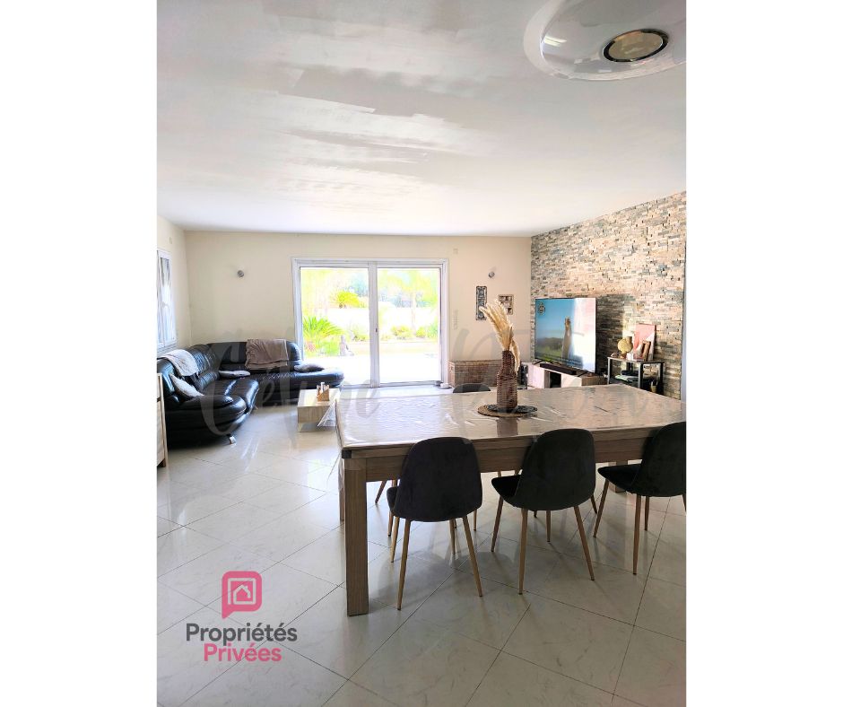 ROQUEBRUNE-SUR-ARGENS Maison Roquebrune Sur Argens 5 pièce(s) 154 m2 2