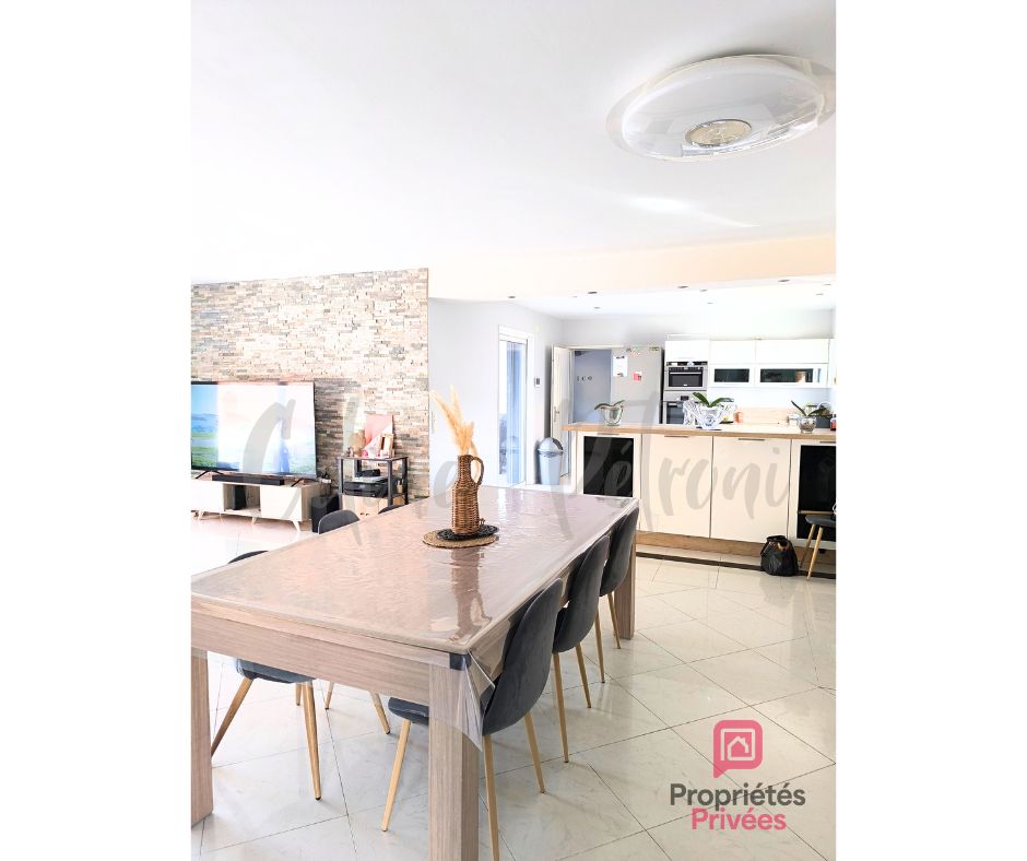 ROQUEBRUNE-SUR-ARGENS Maison Roquebrune Sur Argens 5 pièce(s) 154 m2 4