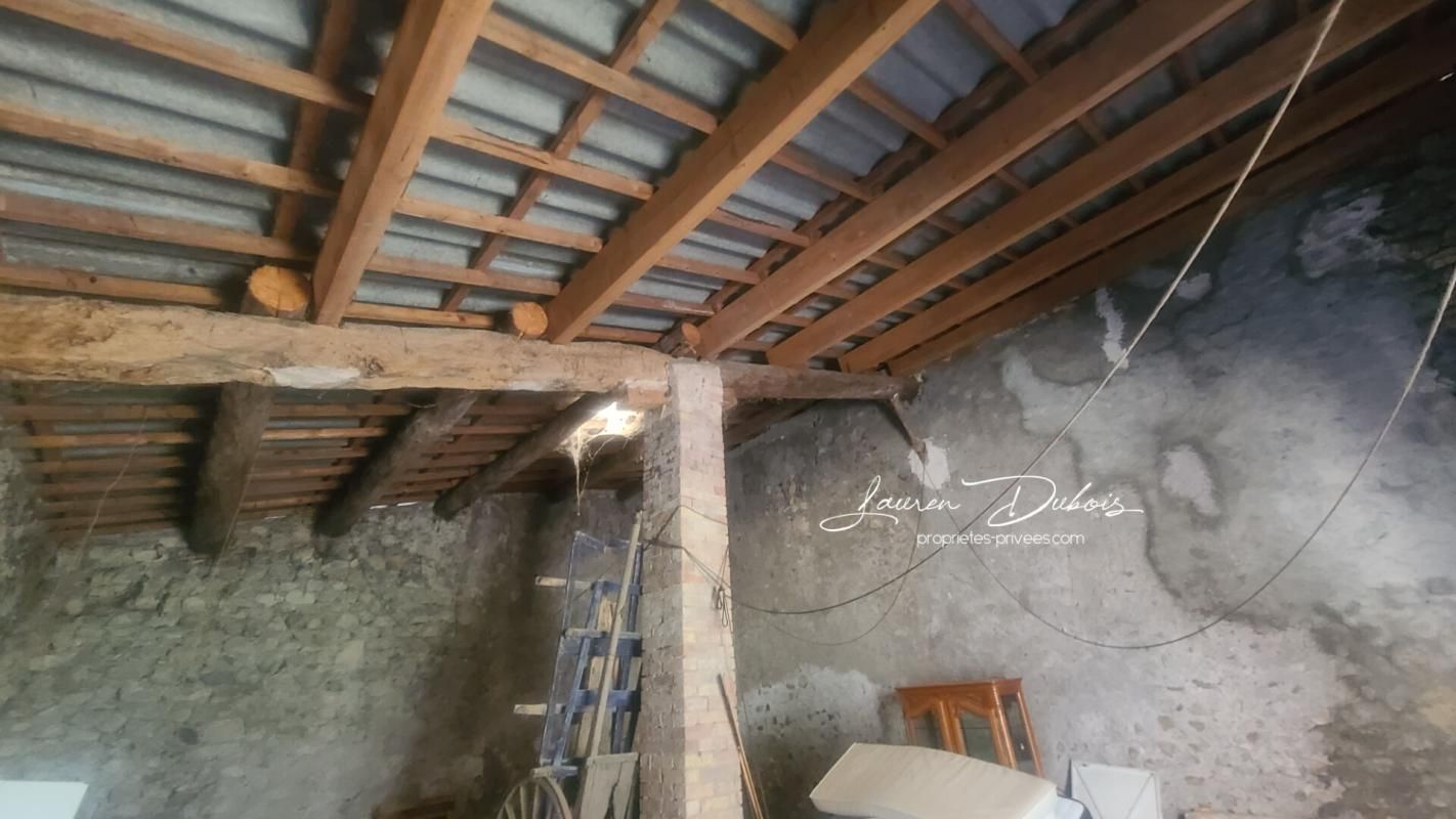 LA MOTTE-DU-CAIRE Ancienne Ecurie à restaurer 4