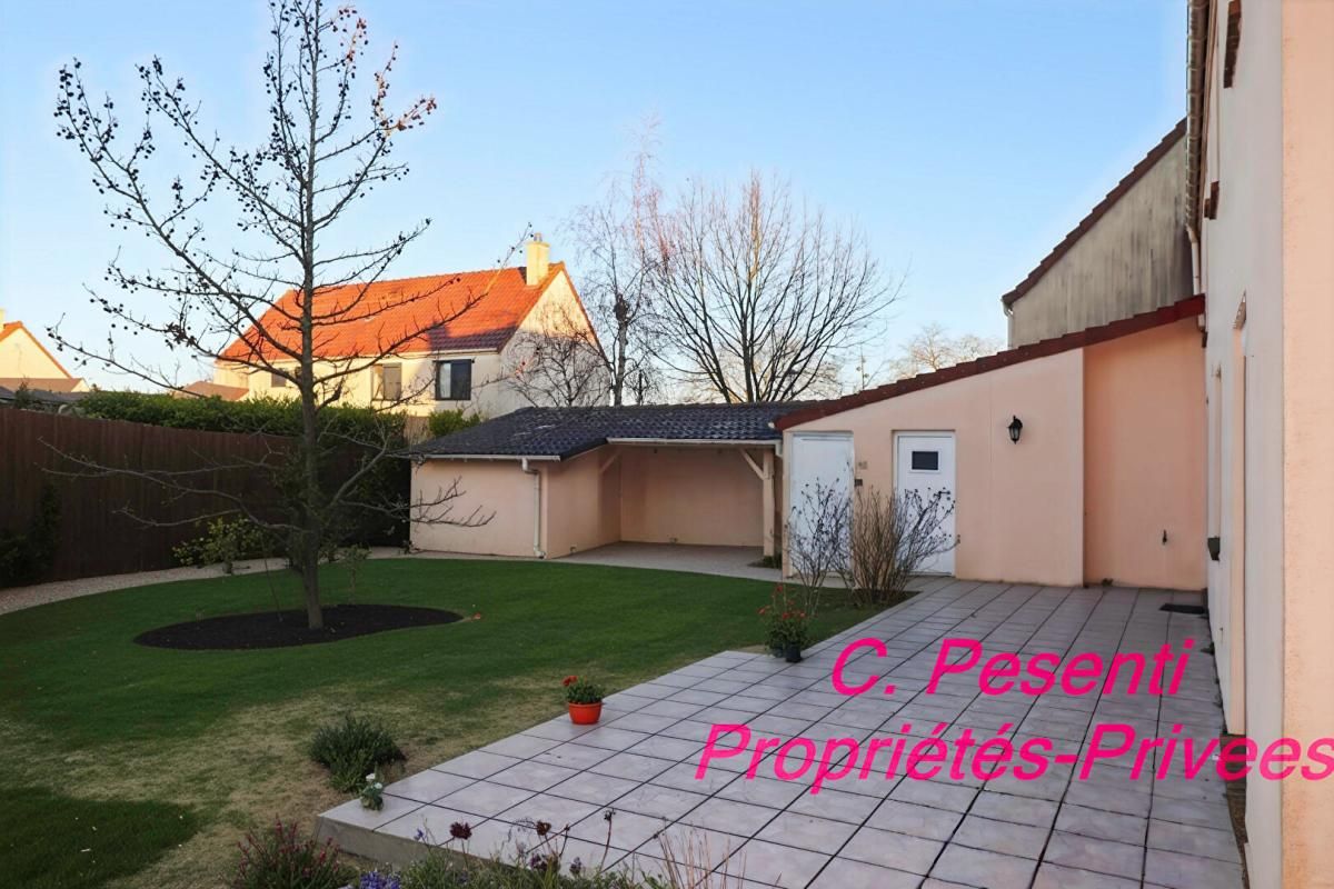 MONTEVRAIN Maison Montevrain 6 pièce(s) 118 m2 avec atelier et abri de jardin 3