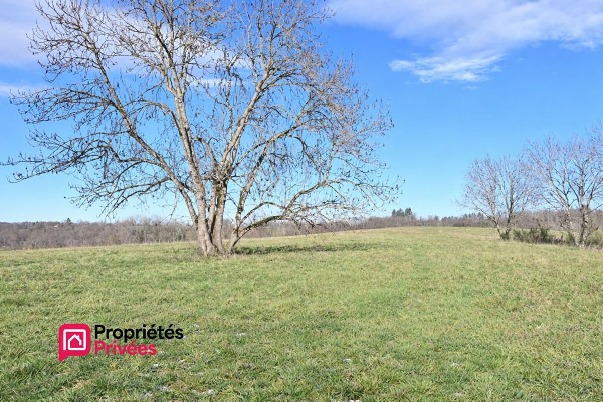 Terrain constructible à vendre Chapdes Beaufort  63230 de 1828 m2