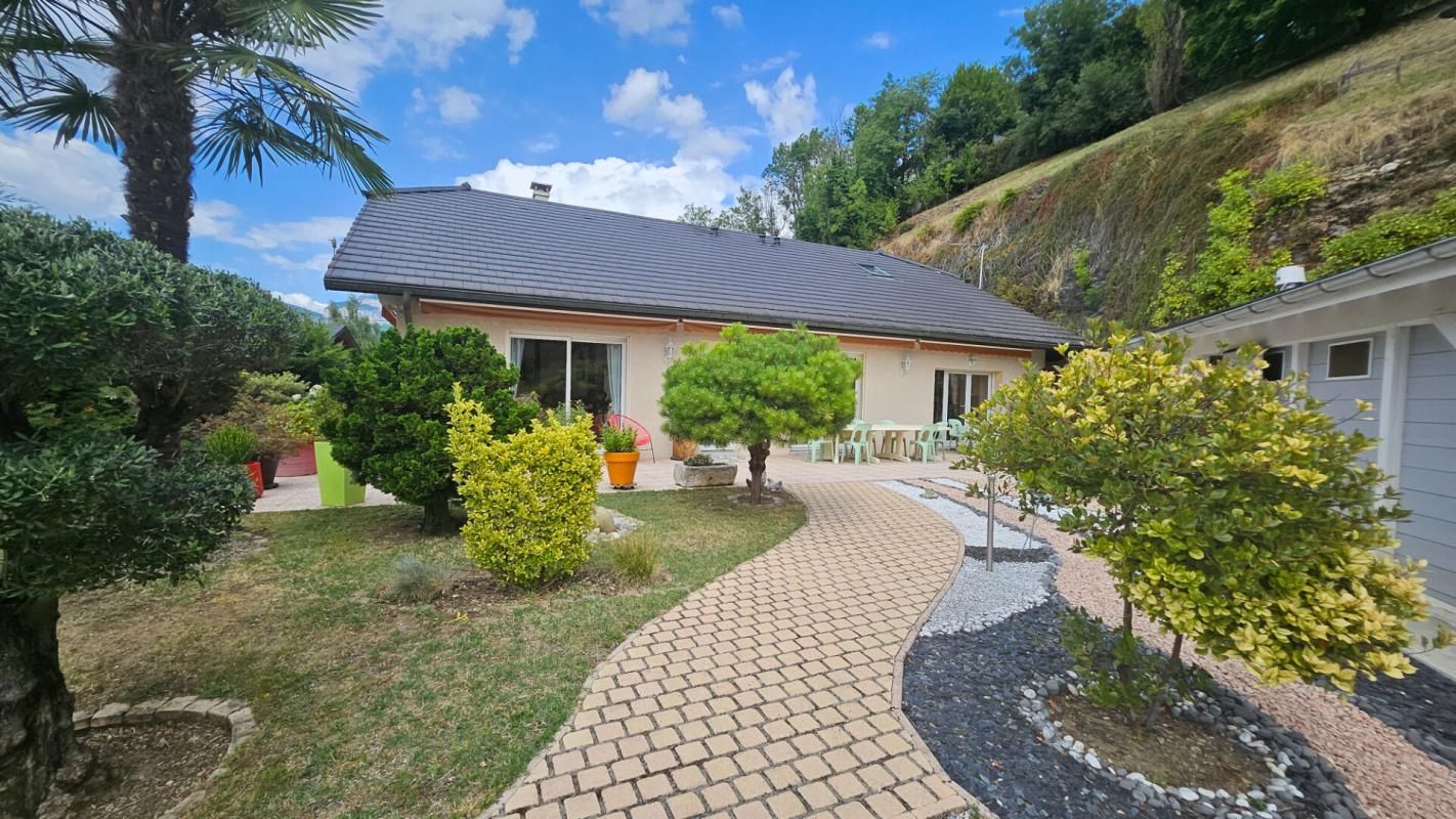 SAINT-JEOIRE-PRIEURE Maison individuelle 7P 181 m² SAINT-JEOIRE-PRIEURE (73190) 2