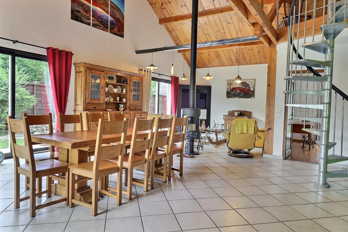 SAINT-JEOIRE-PRIEURE Maison individuelle 7P 181 m² SAINT-JEOIRE-PRIEURE (73190) 4
