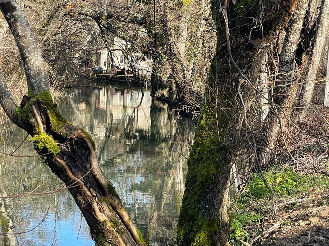 CHATEAU-L'EVEQUE Maison  5 pièces a 3