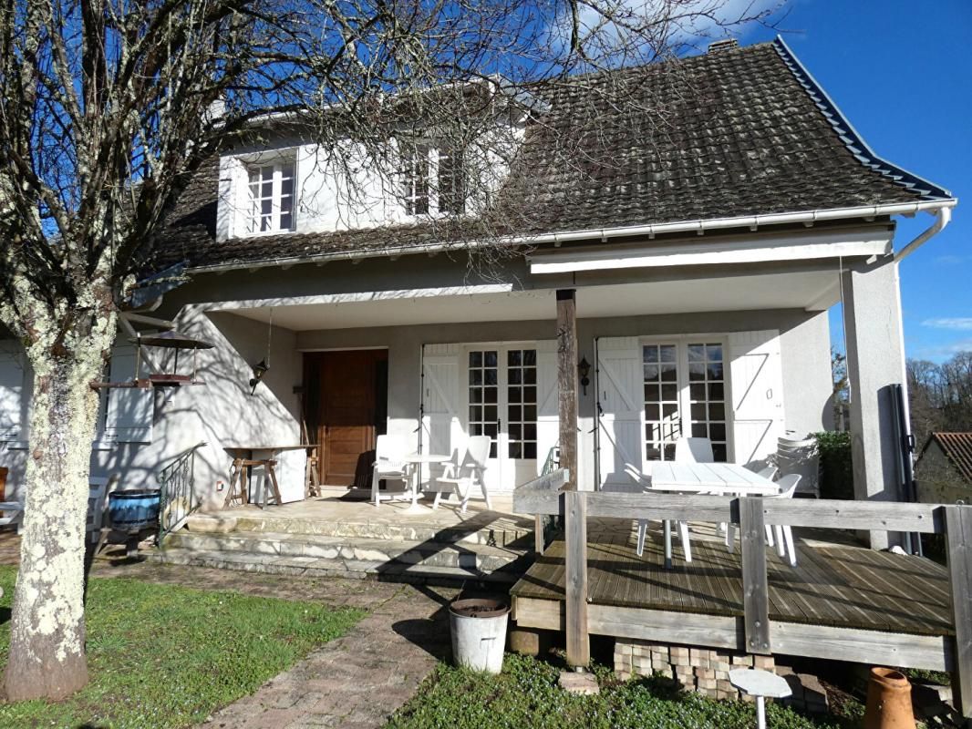 HAUTEFORT Maison 150 m2 /4 chambres / sous-sol 127m² / terrain 1480m² 2