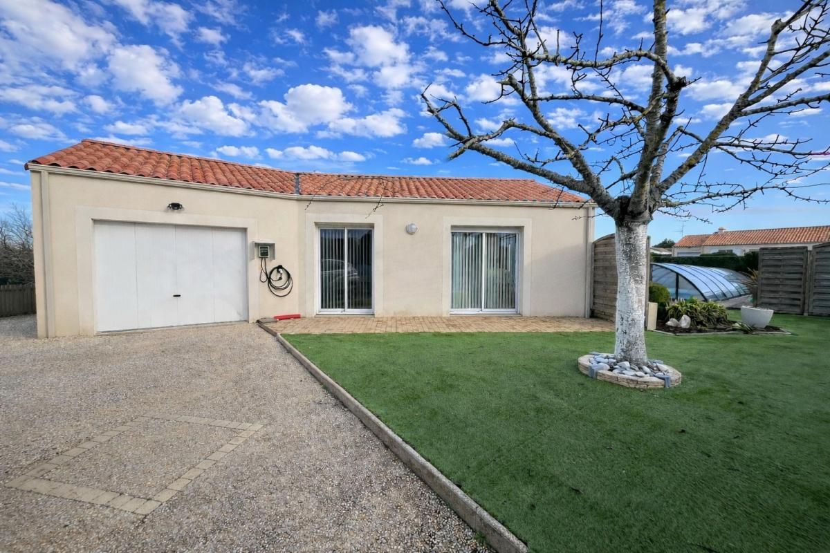 LE FENOUILLER Maison de plain-pied 5 pièce(s) 4