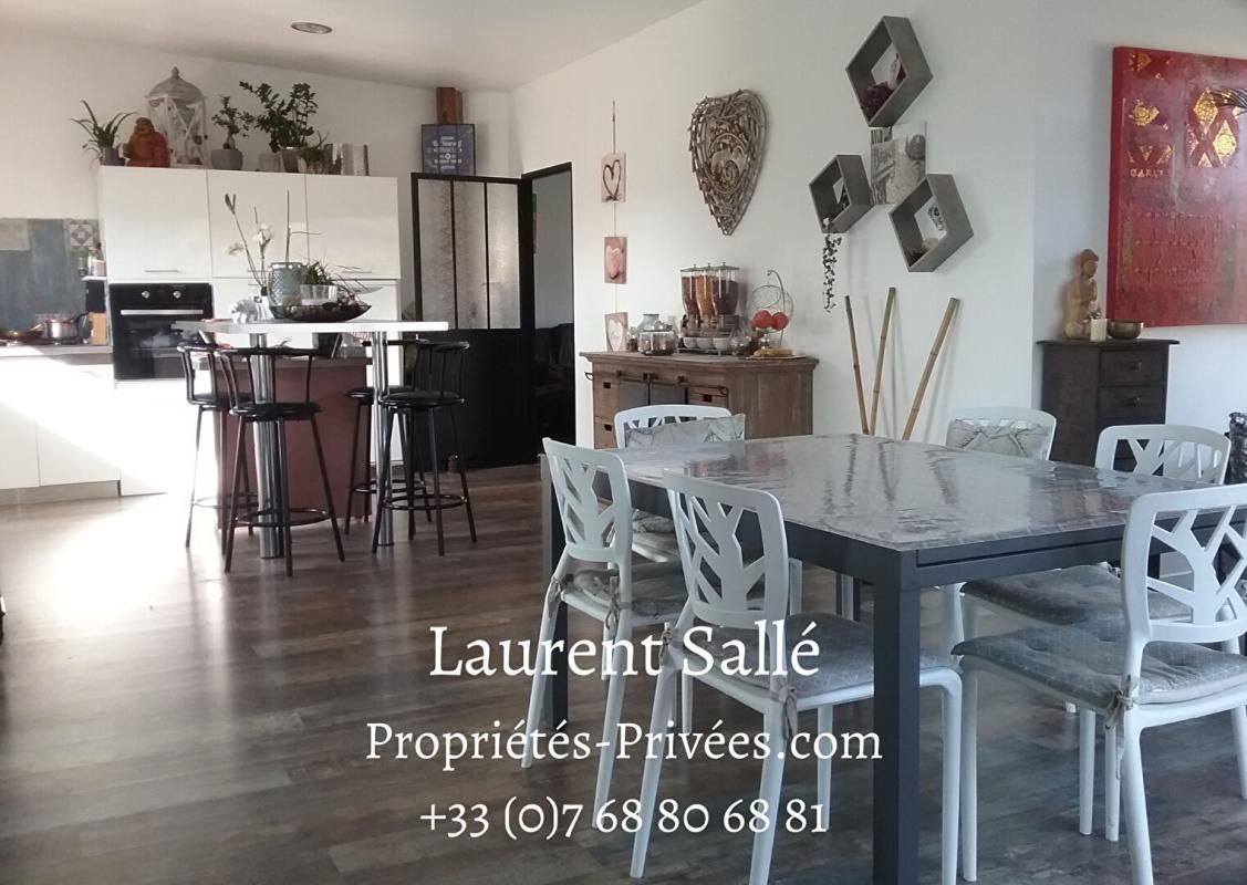 AMBON Maison de plain-pied avec dépendance, A deux pas de la mer ! 3