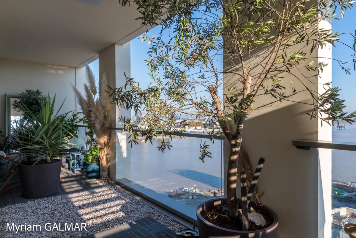 Incroyable vue panoramique pour ce T3  avec grande loggia proche de toutes commodités