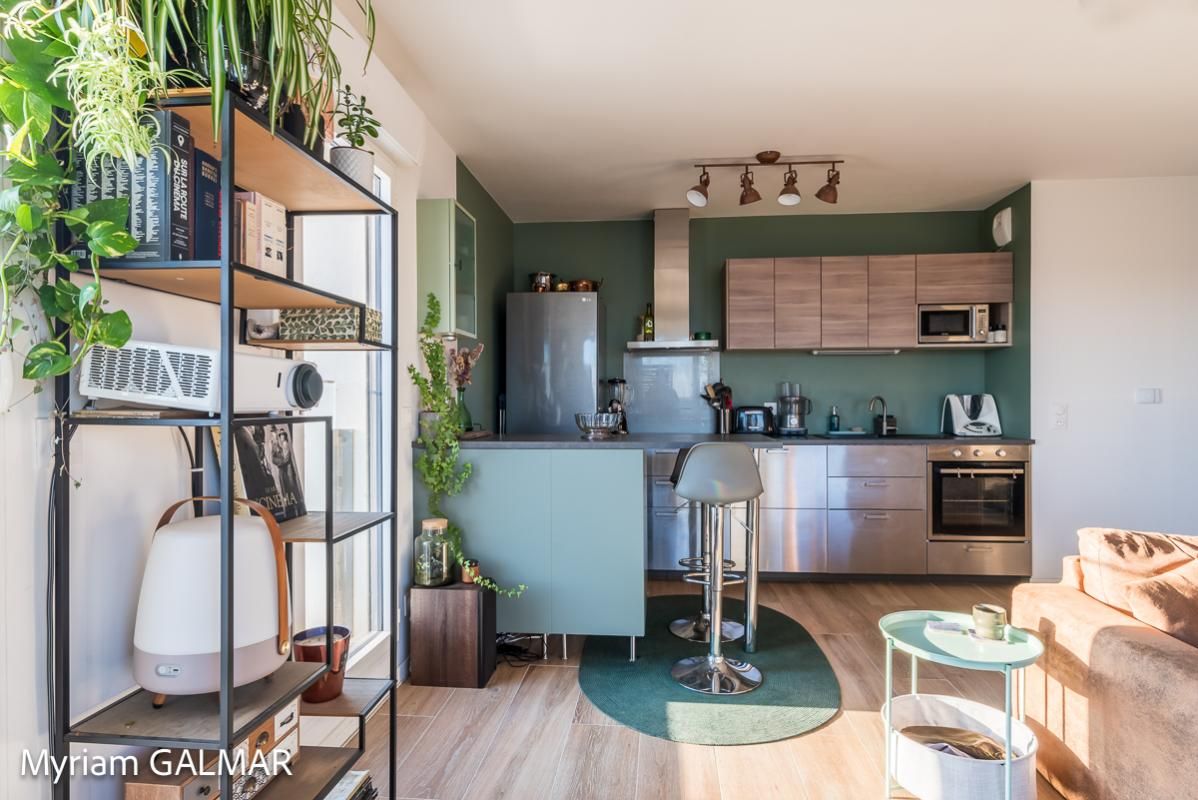 BORDEAUX Incroyable vue panoramique pour ce T3 avec grande loggia proche de toutes commodités 3