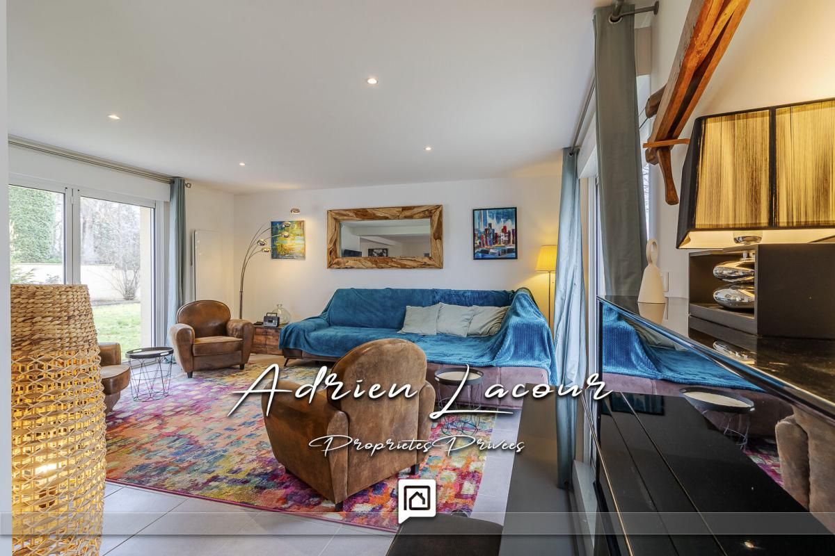 ROMORANTIN-LANTHENAY Maison Romorantin Lanthenay 12 pièce(s) 222 m2 4