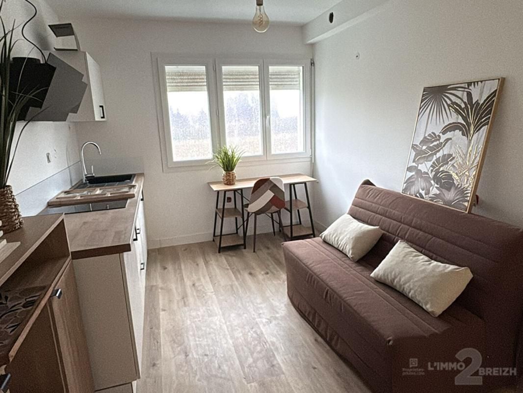 CAMORS Appartement T1 Rénové à Locoal-Camors  17 m2 2