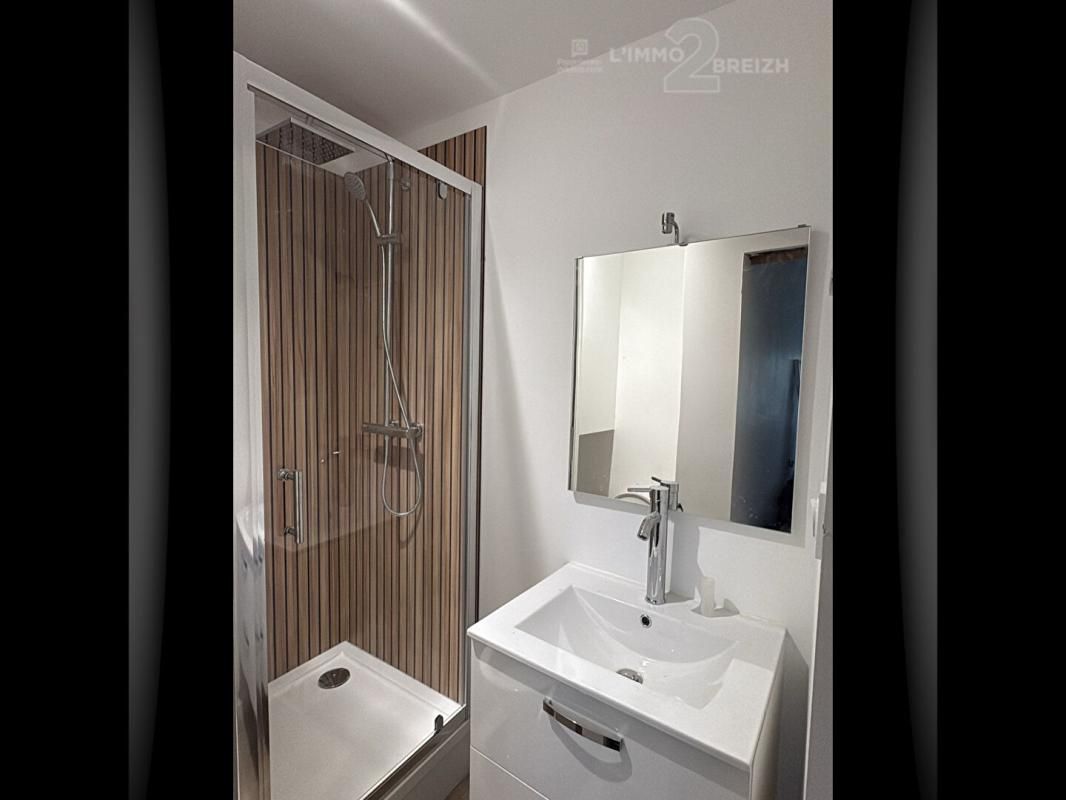 CAMORS Appartement T1 Rénové à Locoal-Camors  17 m2 3