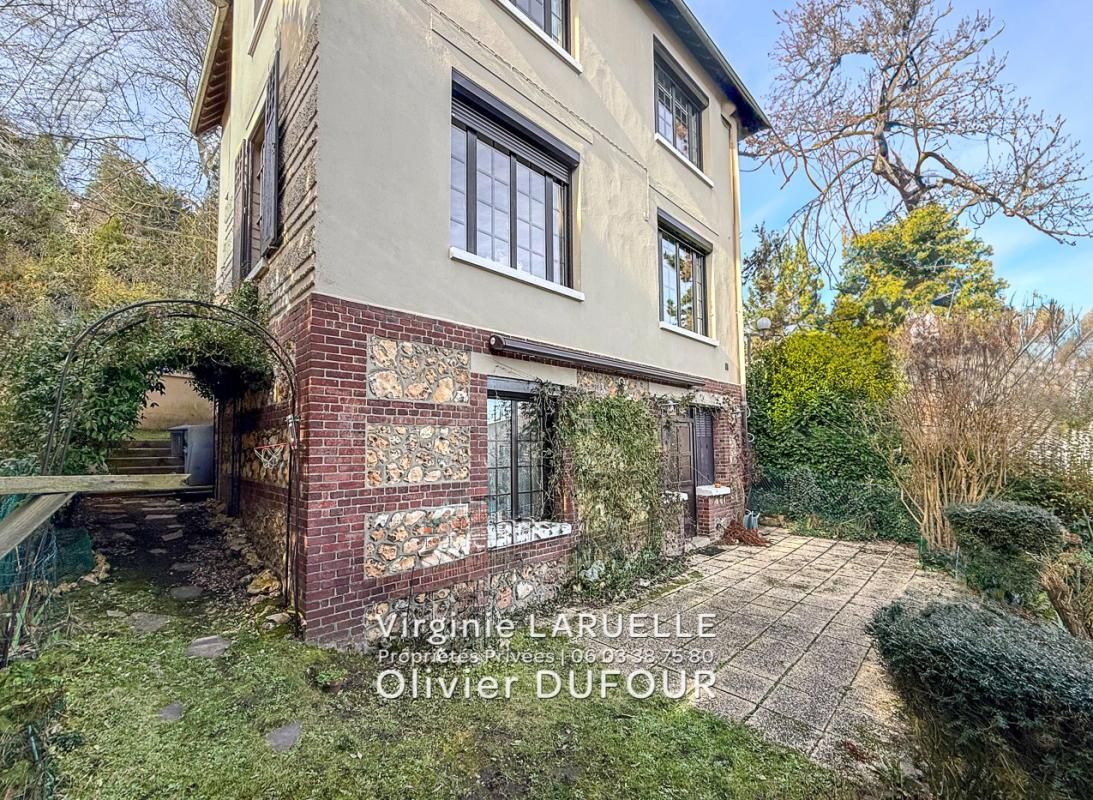 Mont-Saint-Aignan maison 4 chambres, cave et abri voiture