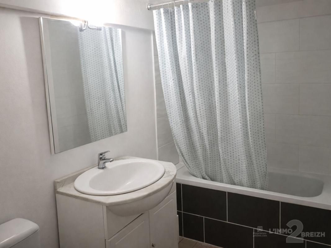 CAMORS Appartement RDC T1 Duplex à Locoal-Camors 28 m2 4