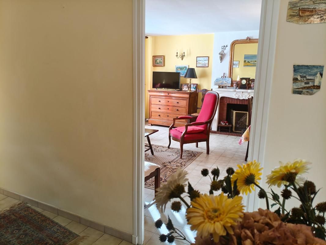 PLOUGUENAST Exclusivité ! Vente interactive, APPEL d'OFFRE. Côtes d'Armor 22150 Plouguenast. 2 lots, Maison en pierre, 4 chambres et Terrain Constructible 2