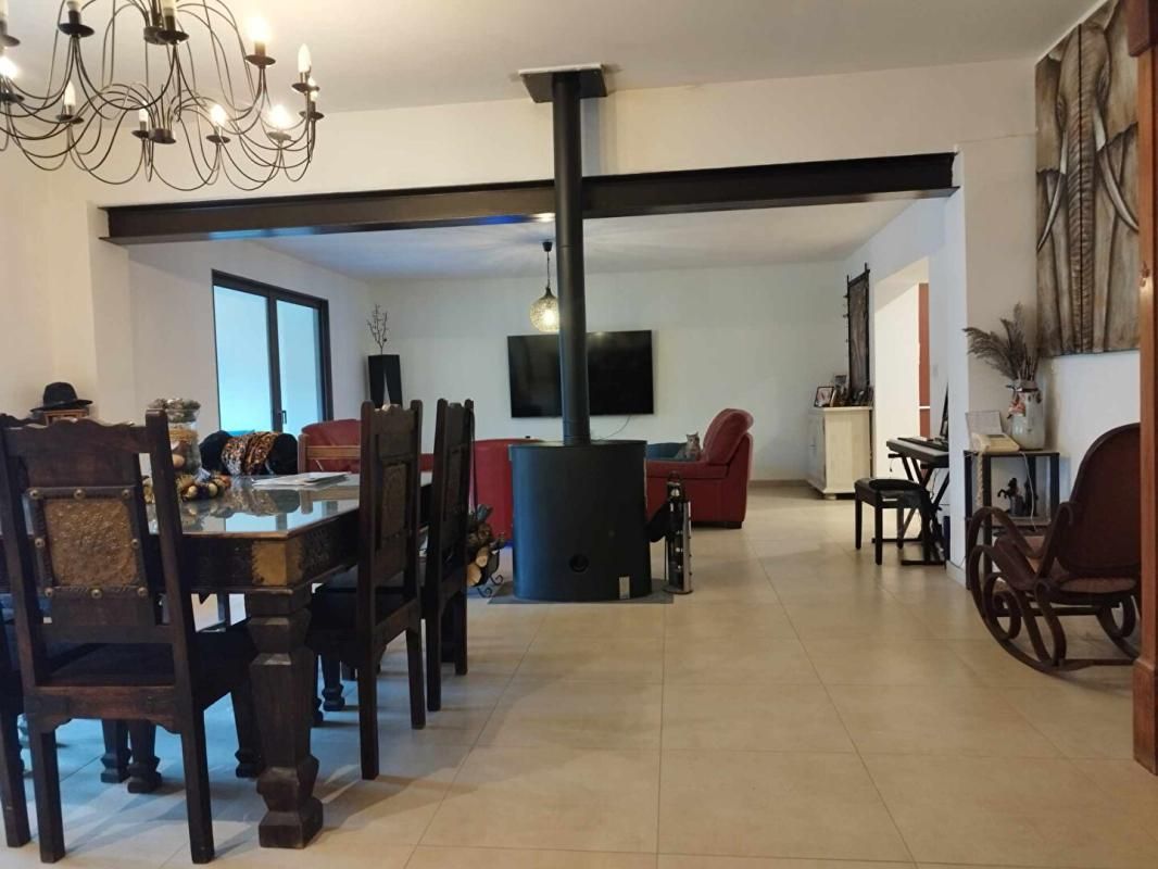 ARLES Maison Arles 9 pièce(s) 303 m2 SUR 1 hectare de parcelle 3