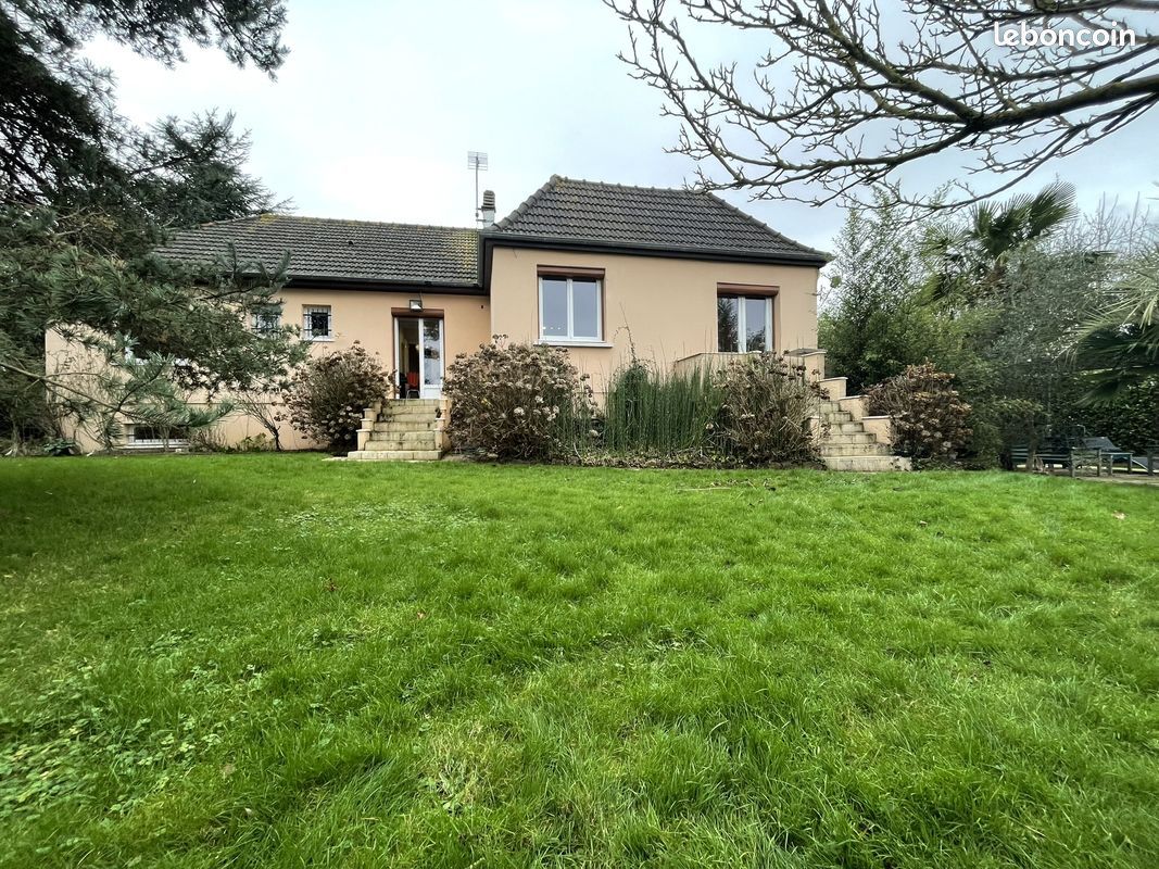 Maison  7 pièce(s) 168 m2 a RANVILLE