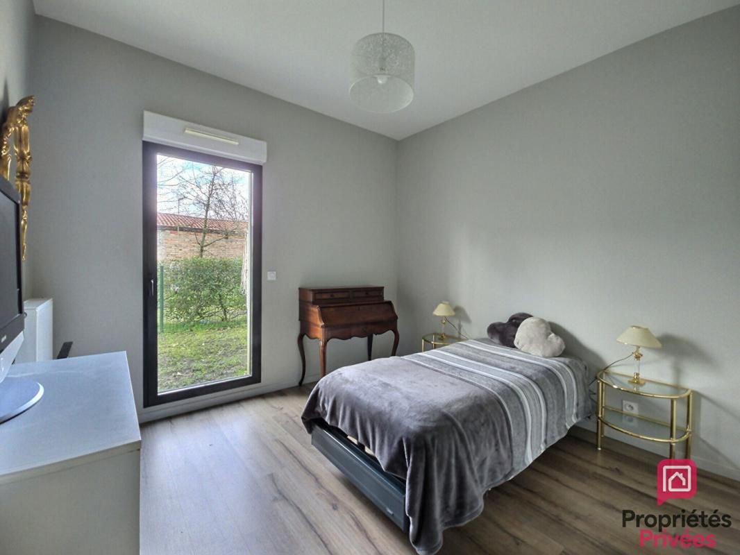 SAINT-MEDARD-EN-JALLES ST MEDARD EN JALLES  Centre - T2 en rez-de-jardin avec jardin privatif et parking sécurisé 3