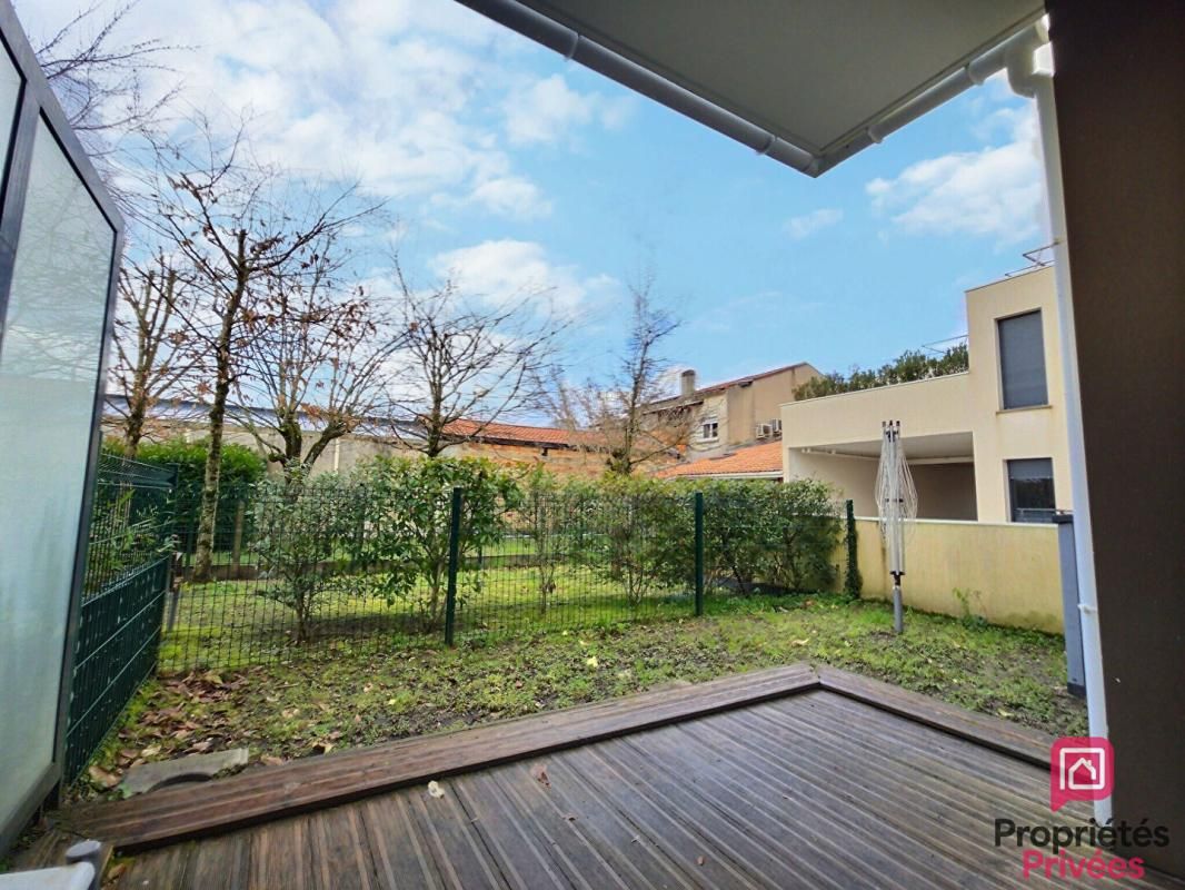 SAINT-MEDARD-EN-JALLES ST MEDARD EN JALLES  Centre - T2 en rez-de-jardin avec jardin privatif et parking sécurisé 4